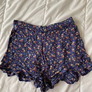 AMERICAN EAGLE FLORAL SHORTS